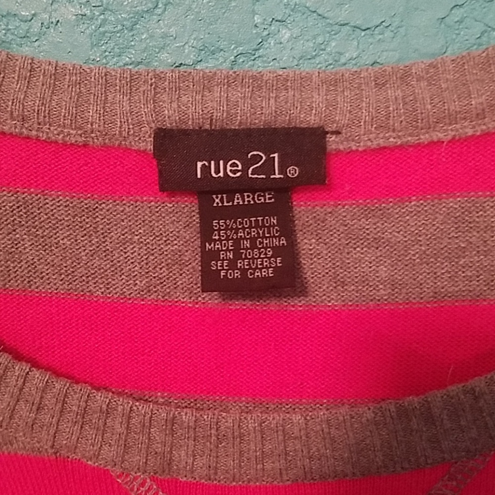 Sweater - Picture 2 of 4